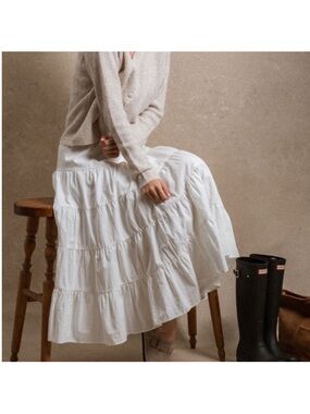 Neuflora Fremont Midi Skirt in White- L